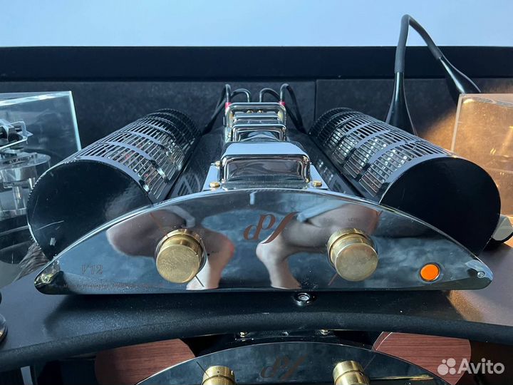 Интегральный усилитель стерео EAR V12