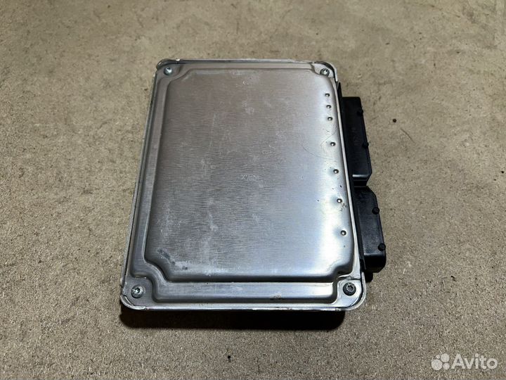 Блок управления двигателем на Volkswagen Phaeton