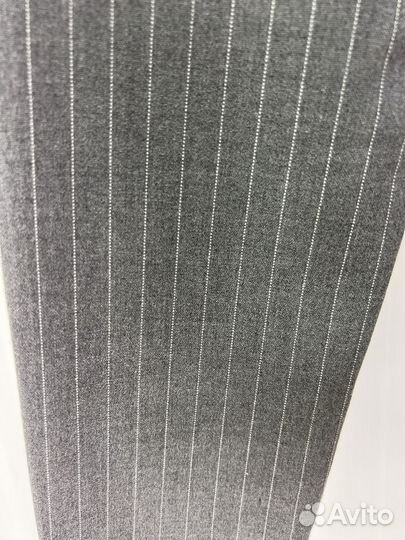 Брюки для мальчика 122 серые с полоской новые
