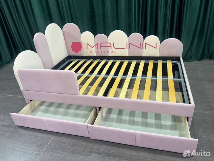 Детская кровать с подъемным механизмом