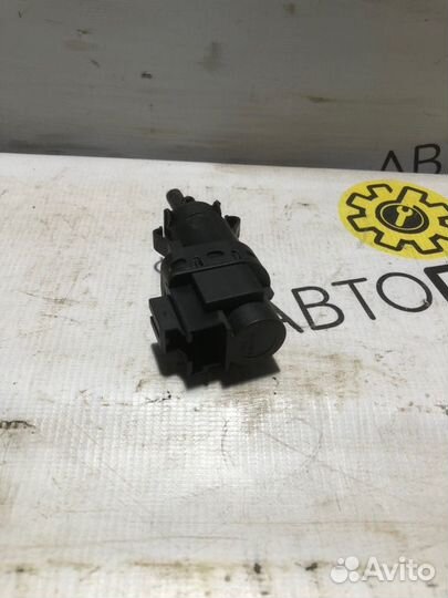Датчик включения стоп-сигнала Ford Focus 2 sida