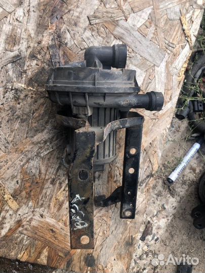 Насос продувки катализатора Volkswagen Bora 2000