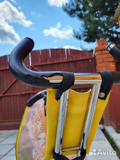 Детский трехколесный велосипед с ручкой