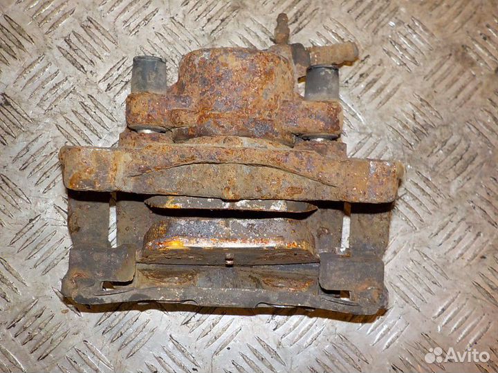 Суппорт передний правый Ford Mondeo 4