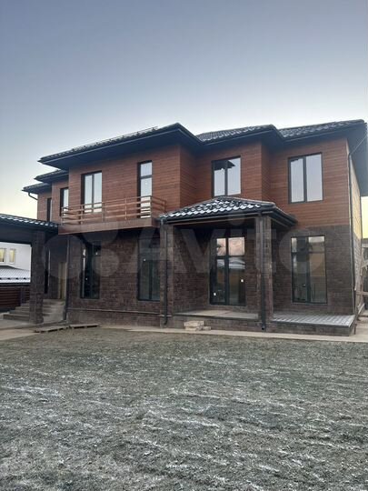 Дом 570 м² на участке 15 сот.