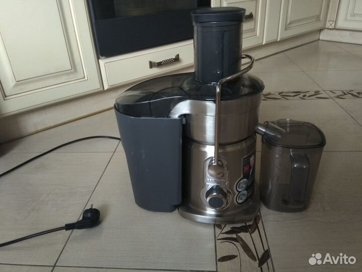 Соковыжималка Redmond RJ-M900