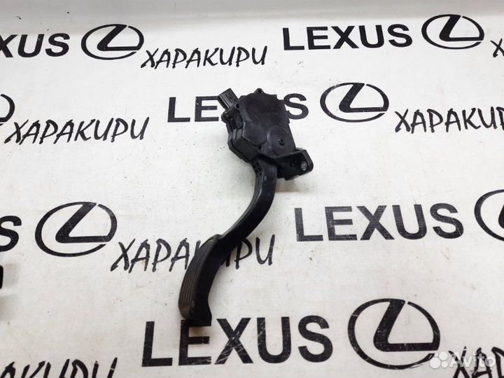 Педаль газа левая Toyota Camry ACV40 2006-2012