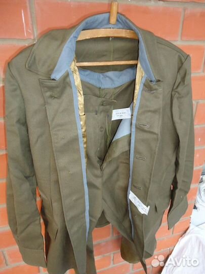 Китель и брюки