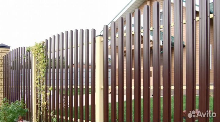 Забор из евроштакетника профессионально качественн