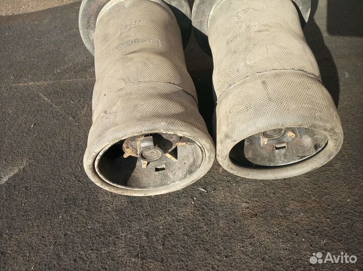 Пневмоподушка задняя Land Rover Discovery 2 99-04