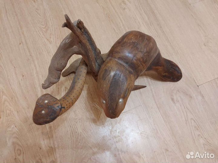 Статуэтка из дерева