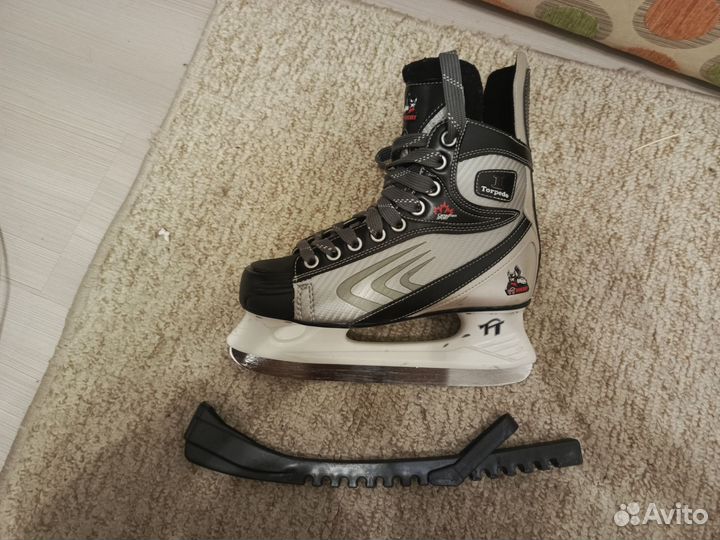 Коньки хоккейные