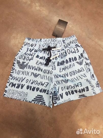 Новые шорты Armani для купания