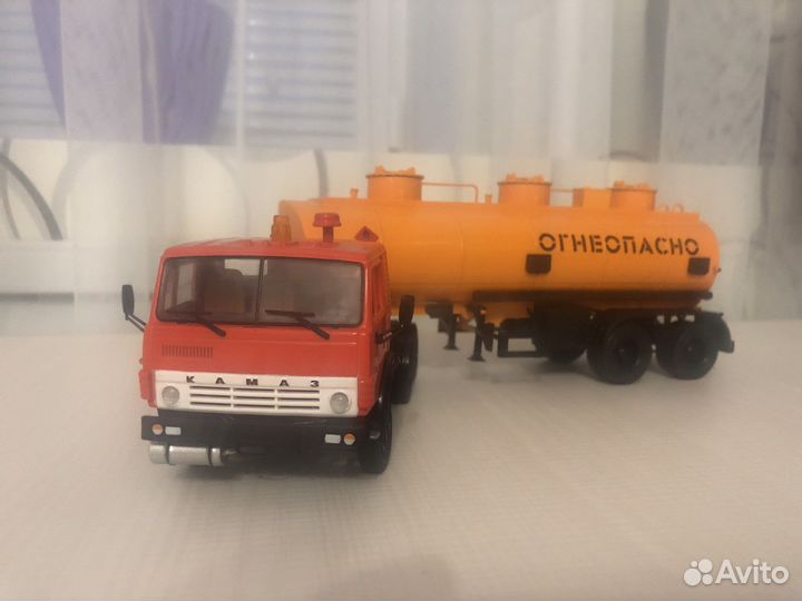 Камаз-54112 с прицепом Нефаз-96742