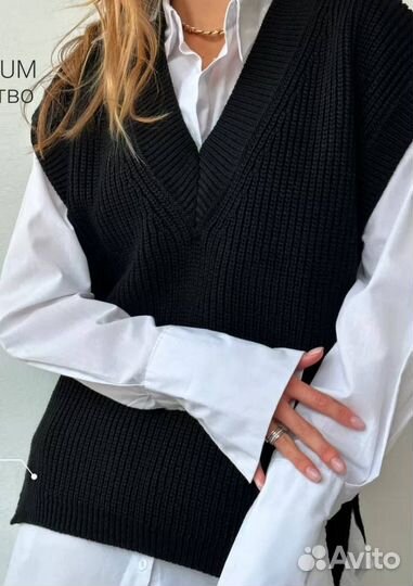 Жилет вязаный женский