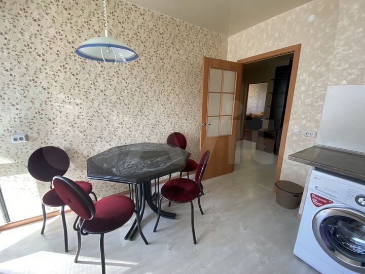 2-к. квартира, 61 м², 4/9 эт.