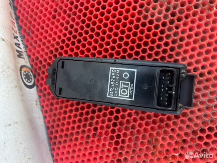 Блок управления стеклами Mitsubishi Colt 1.3 2007