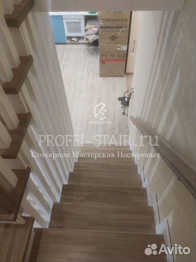 Деревянная лестница на 2 этаж в дом под заказ