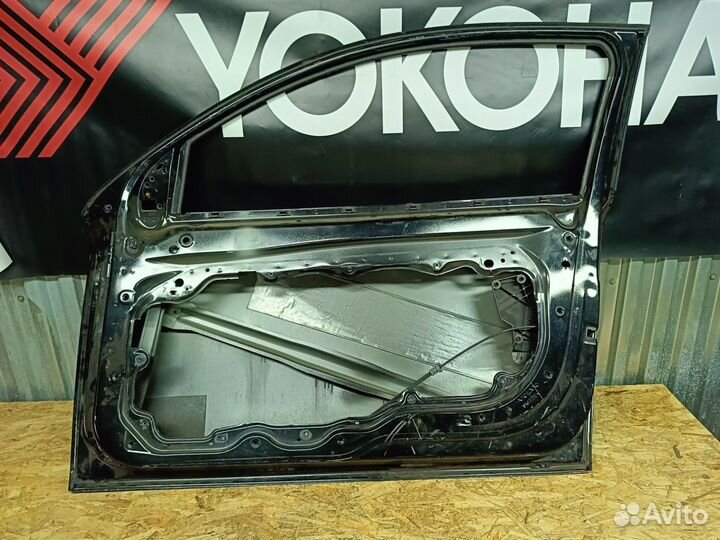 Правая дверь, на volvo c30