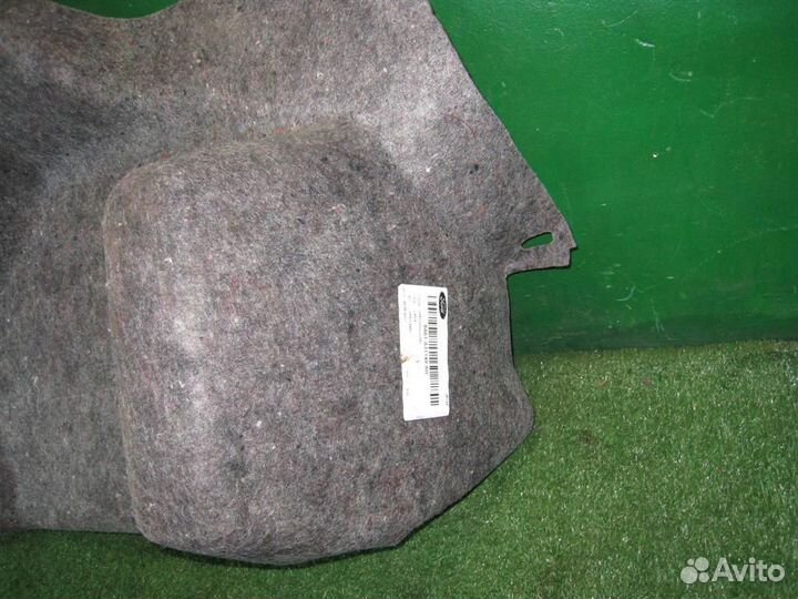 Обшивка багажника левая Ford Fiesta (CB1) 2011