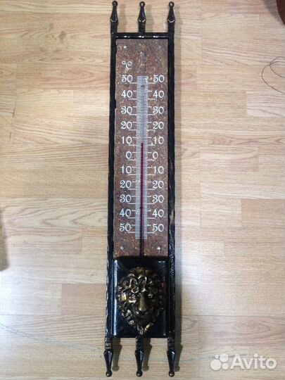 Термометр фасадный большой с ковкой спиртовой лев