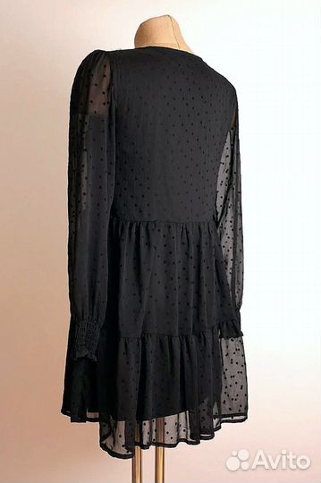 Чёрное платье в горошек с воланами