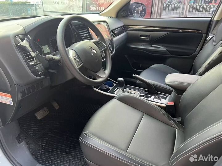 Mitsubishi Outlander 2.0 CVT, 2021, 50 000 км