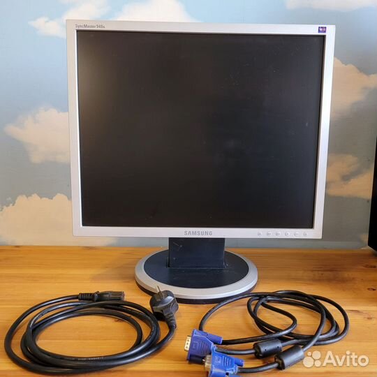 Монитор 19 и 17 дюймов Samsung 940n