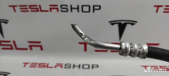 Трубка радиатора кондиционера правая Tesla Model S