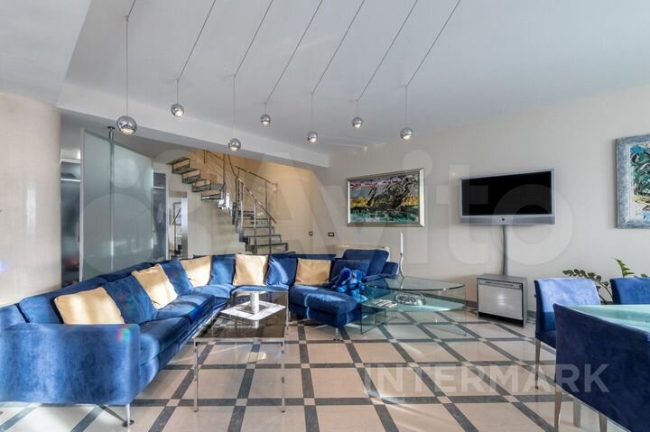 4-к. квартира, 230 м², 10/15 эт.