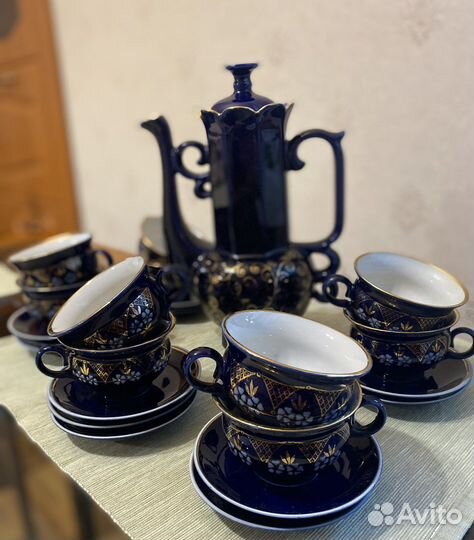 Синяя посуда с позолотой