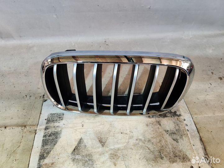 BMW X5 F15 Решетка Левая 11290