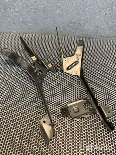 Кронштейн крыла передний Porsche Panamera 970 cwaa