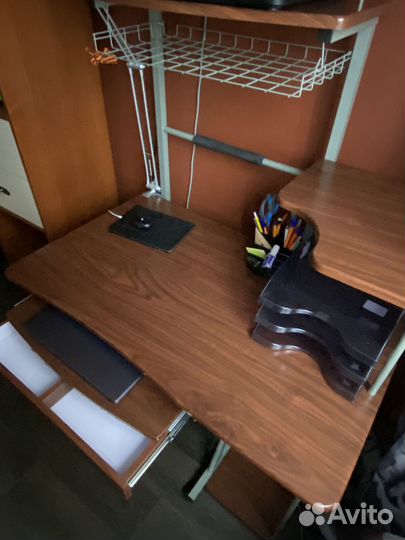 Компьютерный стол