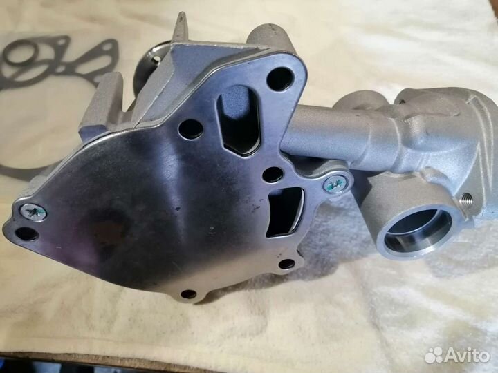 Помпа водяная Hyundai, Mitsubishi