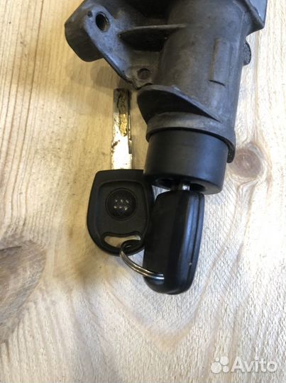 Замок Зажигания Skoda Fabia 1 с двумя ключами