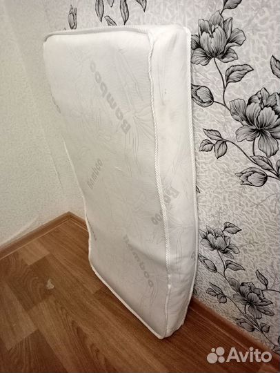 Кровать и матрас