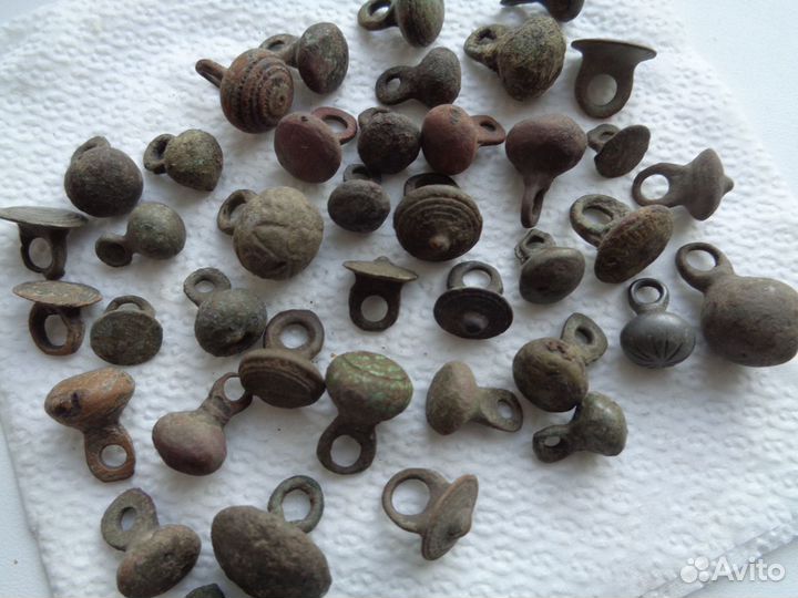 Пуговицы-гирьки 17-18 век 40 штук одним лотом