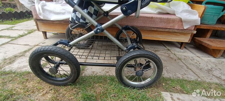 Продам коляску Roan прогулочная