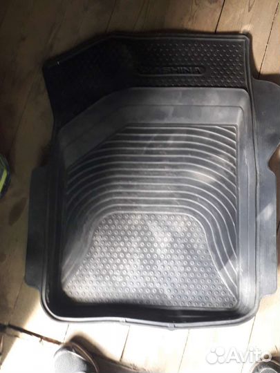 Автомобильные коврики резиновые