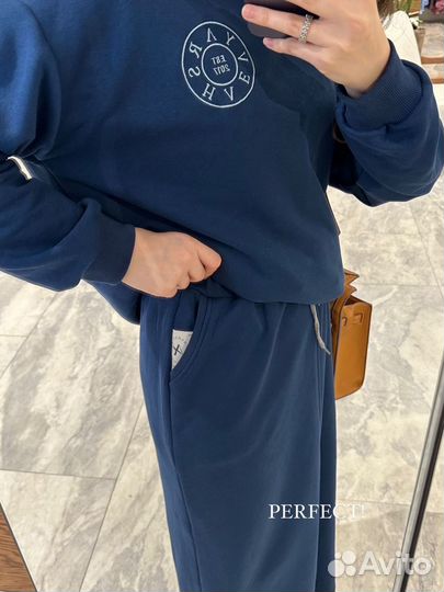 Спортивный костюм женский