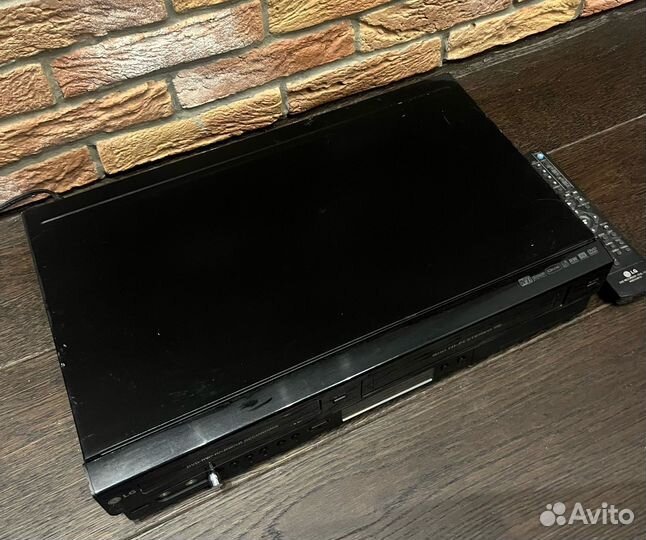 DVD-рекордер LG dvrk789
