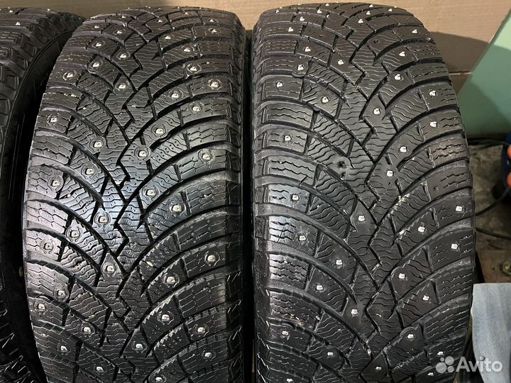 Pirelli Ice Zero 2 215/55 R17