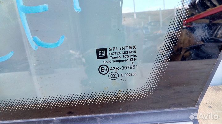 Стекло переднее левое форточка на Опель Зафира Б
