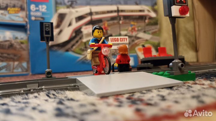 Набор lego City пассажирский поезд 60051