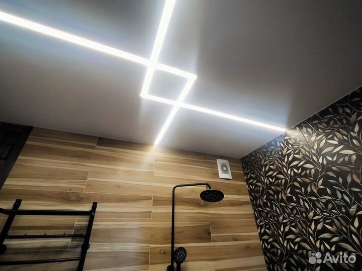 Слить воду с натяжного потолка