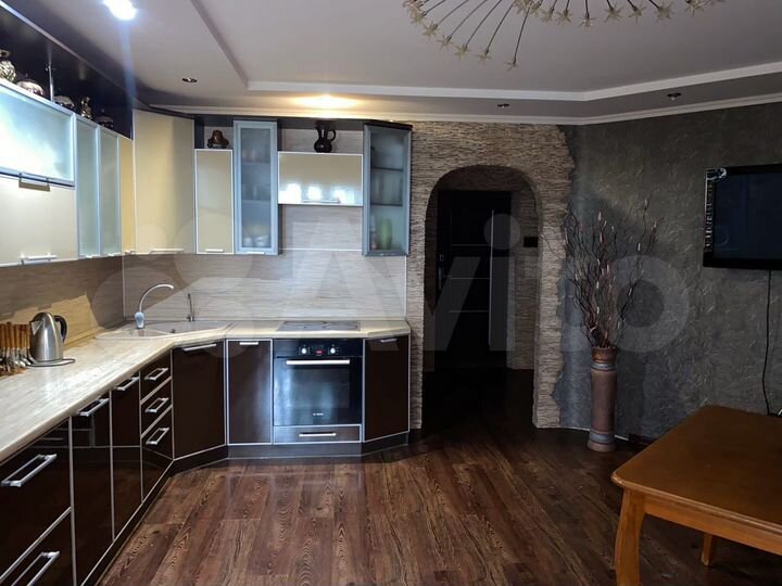 2-к. квартира, 84 м², 13/14 эт.