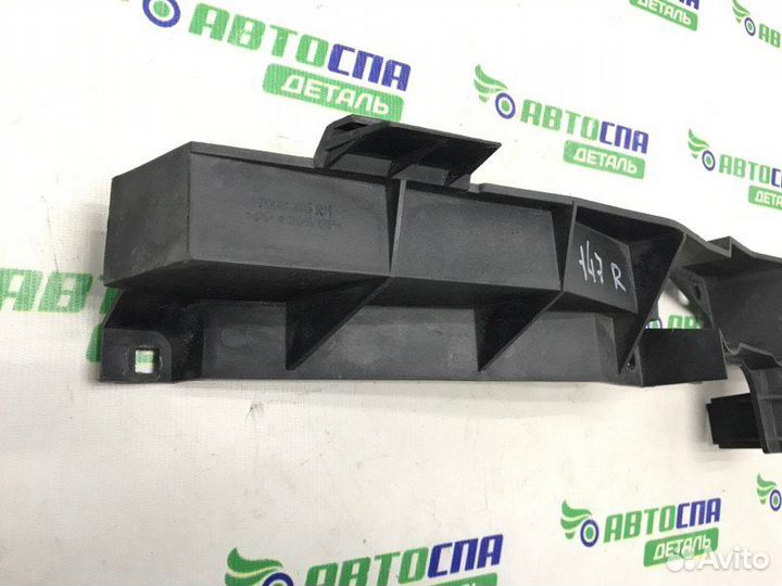 Кронштейн фары передний правый Land Rover Vogue