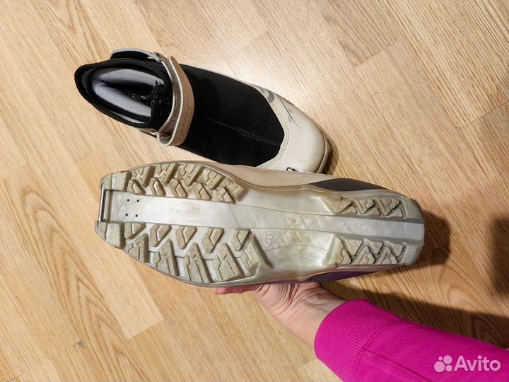 Лыжные ботинки