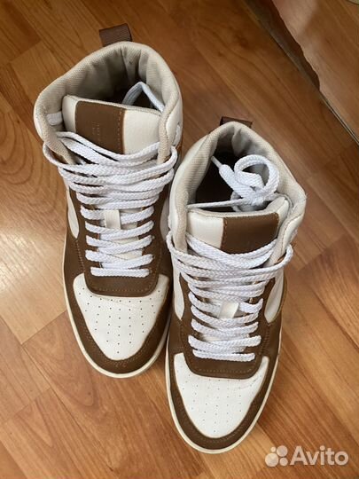 Кроссовки женские 40 размер